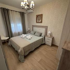 VUT TRINIDAD 3 dormitorio, hotel in La Guardia