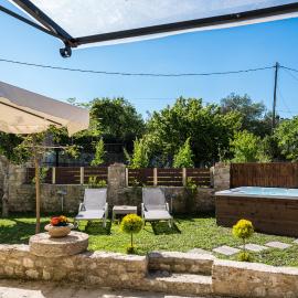 Alexandra's Stone House with Private Spa Tub by Konnect