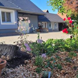 Apartmenthaus Auszeit im Sonnendorf, hotel en Heiligenbrunn