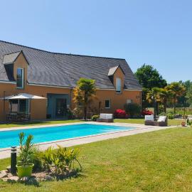 Chambre d'hôtes proche circuit des 24H, hotel v destinácii Ruaudin