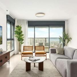 Luxury 4BR l Panoramic Sea-View Balcony l Mamad