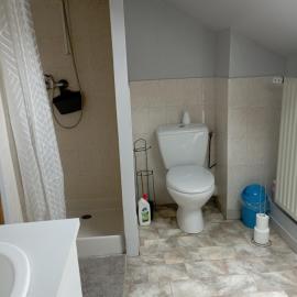 Saint-Hilaire-la-Plaine에 위치한 호텔 Chambre atypique