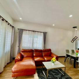 Pkar Thmor Siem Reap Guest House, hotel in Phumĭ Réach Born