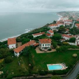 MAISON DE MAITRE PISCINE VUE OCEAN - BIDART, Hotel in Bidart