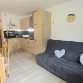 Appt T2 3 étoiles WIFI, Canal netflix park couvert: La Mongie şehrinde bir otel