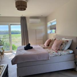 B&B Bos en Dal، فندق في Blesdijke