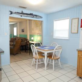 Budget Friendly Apartment with Ample Boat Parking!, hotel en Cedar Key