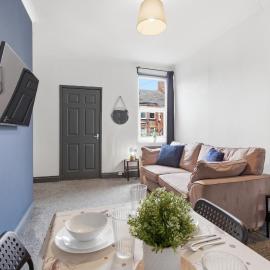 The Red Brick 3-Bedroom Flat City Retreat