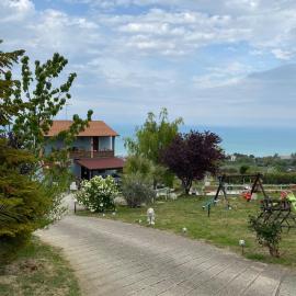 B&B Emilia's House, hotel in Roseto degli Abruzzi