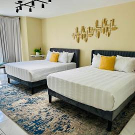 Falcon Shoreline-Gated-Security-Airport Pickup Available