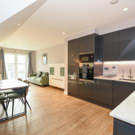 Modern 2BR Flat in Mill Hill - Ensuite and Balcony