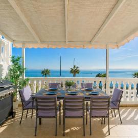 Kosta Homes - House With Sea View and Game Room, hotel in Benalmádena