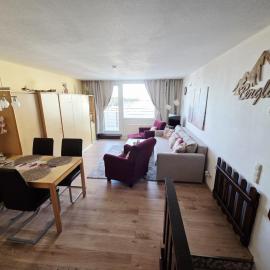 Familienwohnung Sonnenschein mit Hallenbad, Sauna & activCARD, hotell i Sankt Englmar