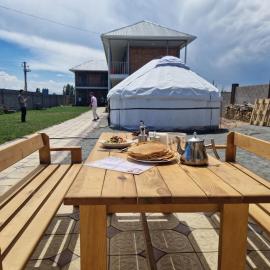AisEm Guest House, hotel i Dolinka