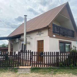 Éva Vendégház, hotel in Hajdúnánás