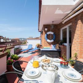 Ático La Mallera, hotel u gradu Luanko