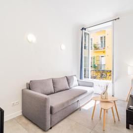Meilleur emplacement de Nice Charming Flat #3, hotel in La Celle-sous-Gouzon
