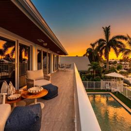 The Anchor Ocean Village-4 bedroom-60 feets Dock-Htd Pool-BBQ, hotel a Key Colony Beach
