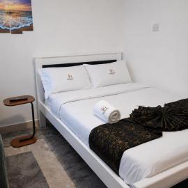 PhstudioKe- modern studio with rooftop views, fast Wi-Fi &free parking near CBD, hotel di Nakuru