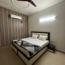 Hotel Triple A, מלון בBhucho