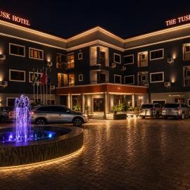 The Tusk Hotel, hotel a Kuje