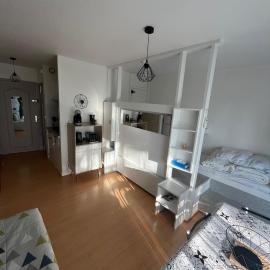 Studio cabine Canet Plage Parking، فندق في كانيه ان روسيلون