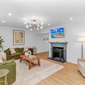 Pet-Friendly 3BR Walk to Beach & Convention Center