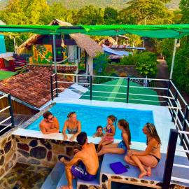 Lazy Crab Hostel, hotel sa Balgue