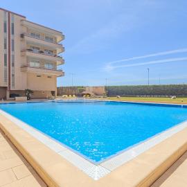 Ocean View Luxury Duplex Apartment, hotel in Ovar