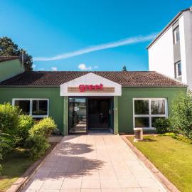 greet Hôtel Montbéliard, ξενοδοχείο σε Μονμπελιάρ