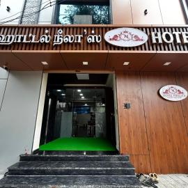 S Hotel Neela, hotel a Musiri