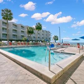 Beautiful Two Bedroom, Two Bath Condo at Sailport โรงแรมในแทมปา