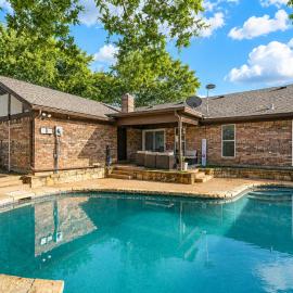 Diamond Waters near DFW & Stadium , Private Pool, hotel a Fort Worth