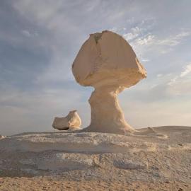 white and black desert, hotel a Bawati