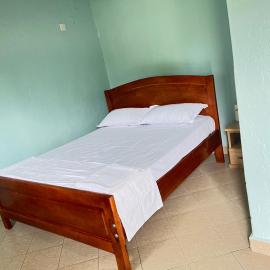 Rwakingi Courts Inn and Lounge, khách sạn ở Kasese