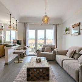 Chic apart with balcony, parking and great view