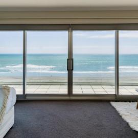 Clifftops - oceanfront retreat in Oakura Beach