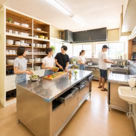 Max 28 ppl, 24 beds, 2 futons, BBQ & Darts & Karaoke, 2 parking, hotel in Yuzawa
