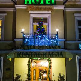 Hotel Staromiejski, מלון בקרסניסטב