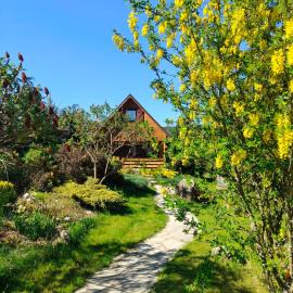 Domki całoroczne z kominkiem - SKAŁA i GŁAZ, hotel in Szczytna