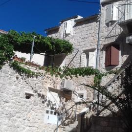 Apartments Donika, hotel a Komiža