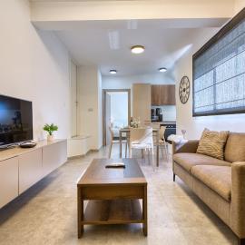 Modern Maisonette in Central Location KARP1-2, hotel in San Ġwann