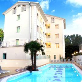 Hotel San Carlo, hotel em Cesenatico