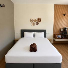 Lom Phangan Studio، فندق في تشالوكلوم
