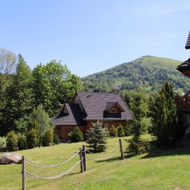 Mosorny Park Zawoja Całoroczne domki w górach, hotelli kohteessa Zawoja
