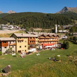 Hotel La Chance, hotel di Pila