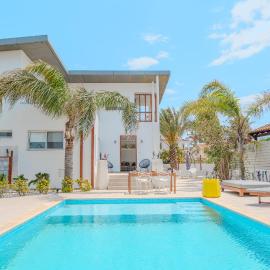 Seaside Hideaway Villa, khách sạn ở Perivolia
