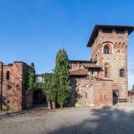 Castello dei Cento Tetti - La Dolciniana