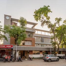 Hotel Vatika Inn, khách sạn ở Sohāgpur