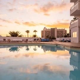Ponderosa ap 6 pool and beach Costa Adeje, hotel in Costa de Adeje